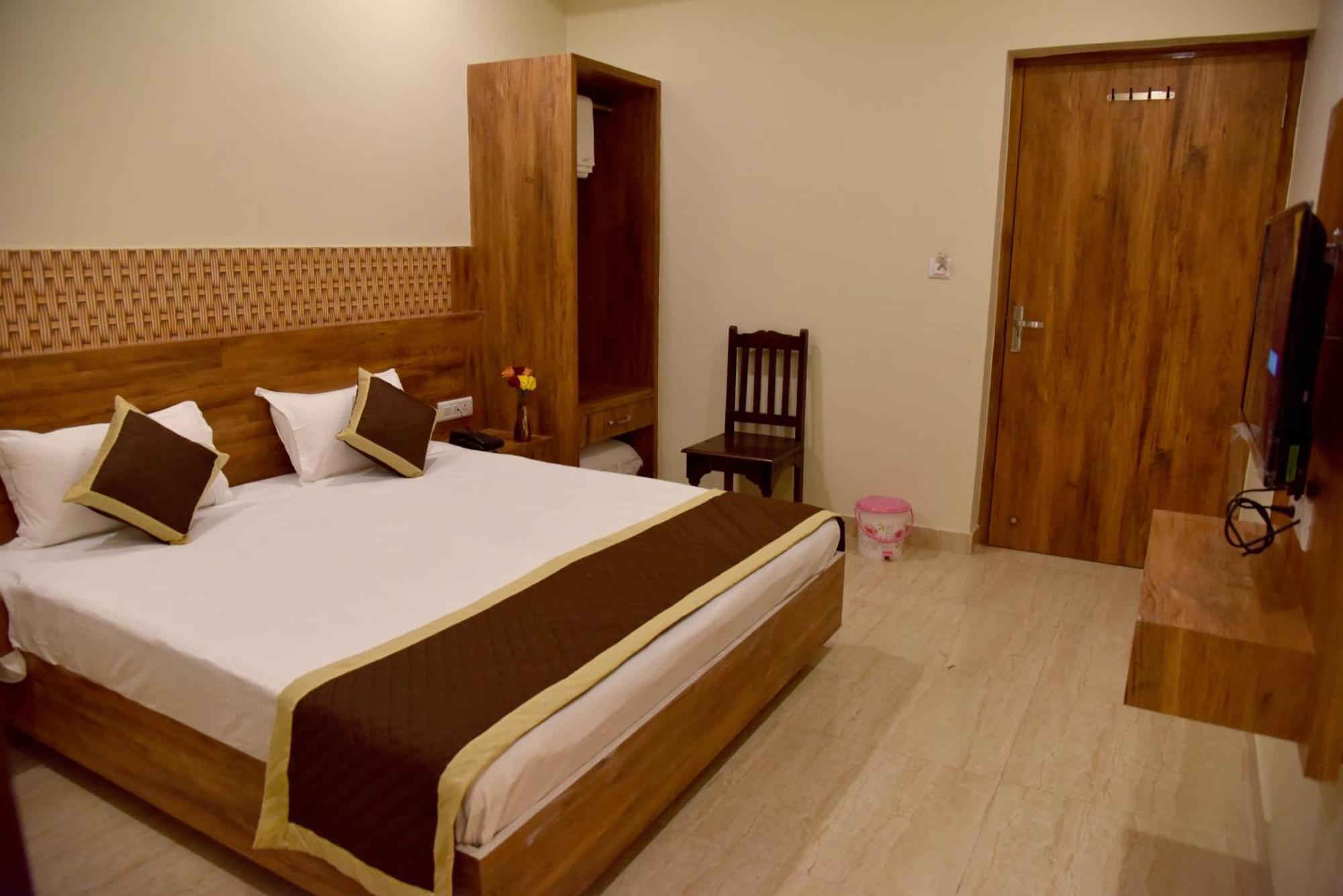 S R Plaza At Delhi Airport Hotel New Delhi Exterior photo